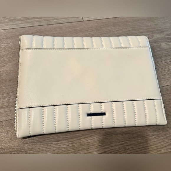 Rebecca Minkoff Leo Quilted Leather Clutch in Antique White. Used Once. - Picture 5 of 8